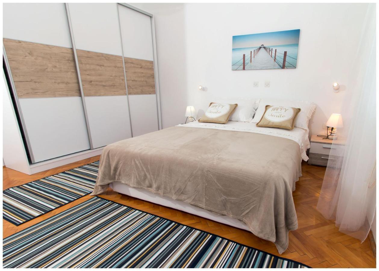 Kaštela Large Apartment Between Split And Trogir מראה חיצוני תמונה