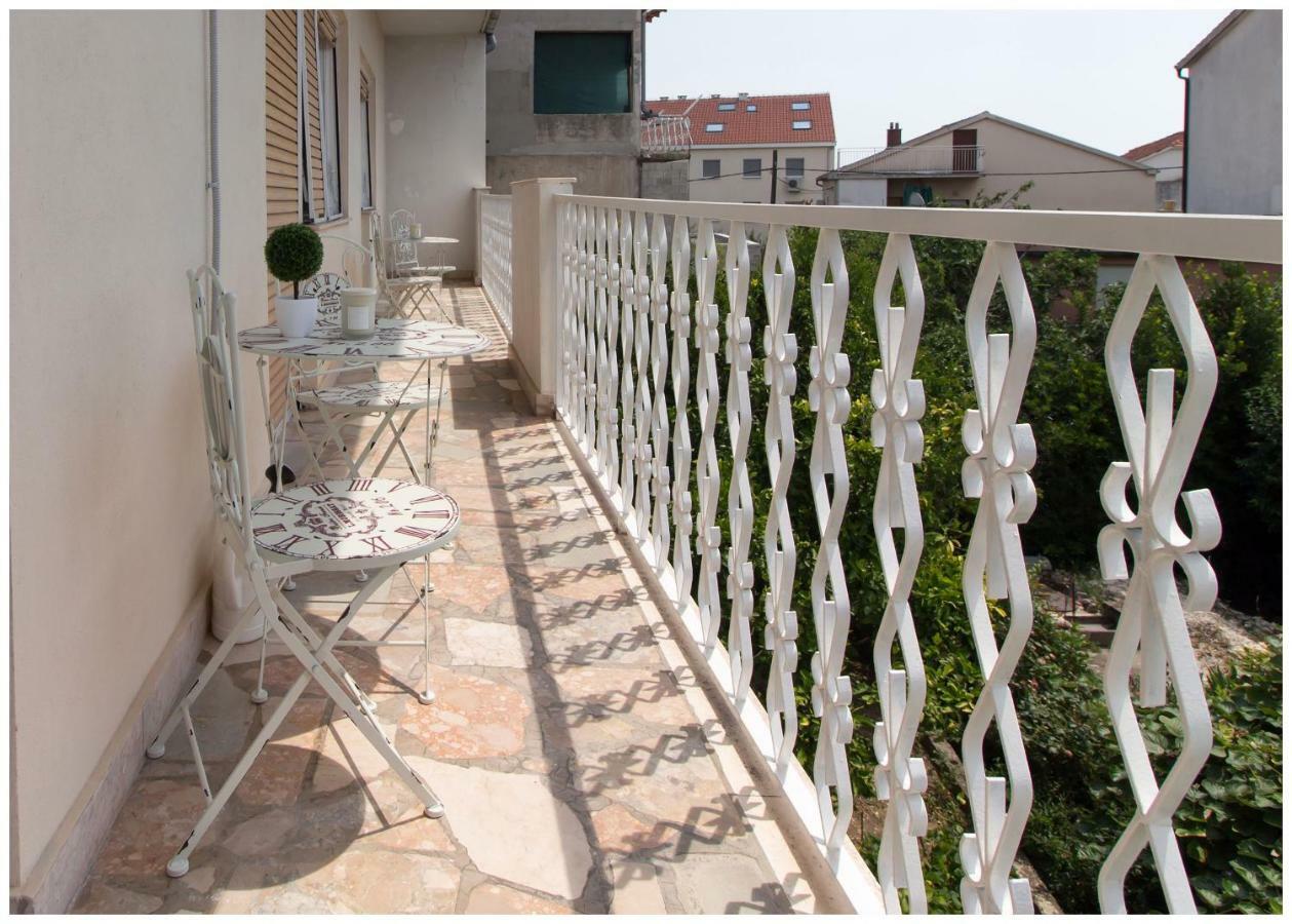 Kaštela Large Apartment Between Split And Trogir מראה חיצוני תמונה