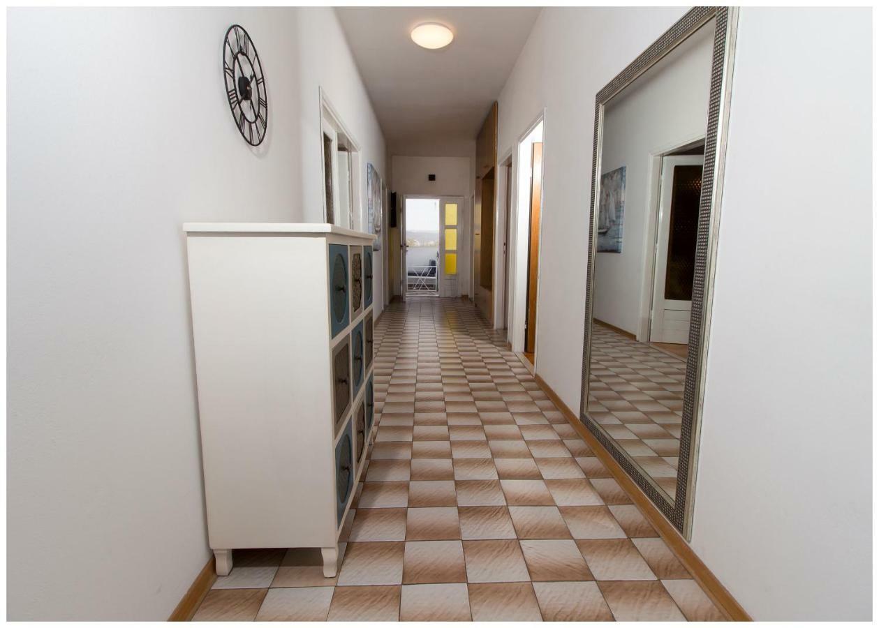 Kaštela Large Apartment Between Split And Trogir מראה חיצוני תמונה